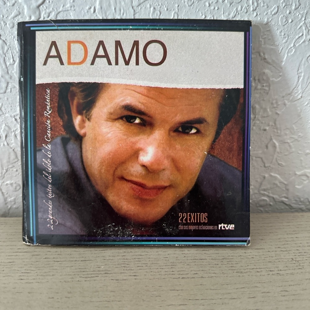 A collection of 60ts and 70ts romantic singers like Adamo, Nicola Di Bari, etc